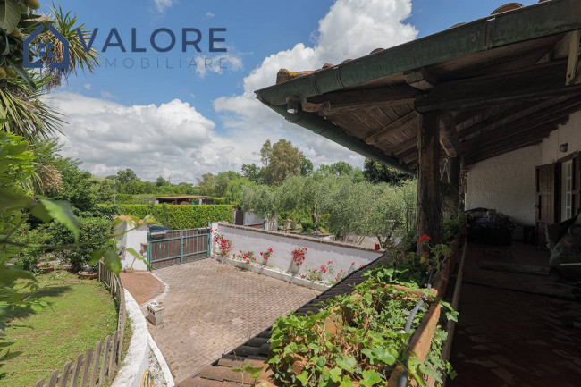 Villa bifamiliare in vendita a Formello