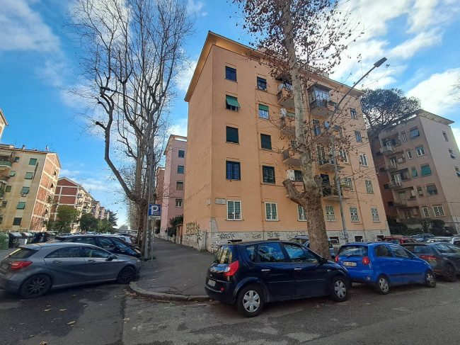 Magazzino-Deposito in vendita a Roma