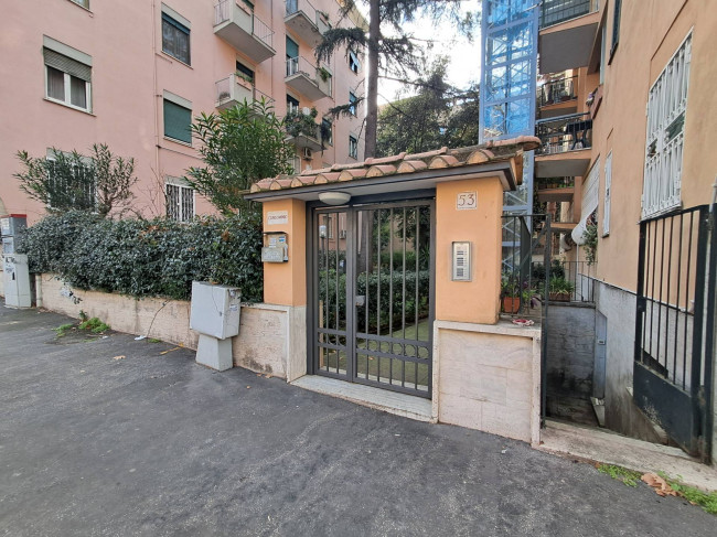 Magazzino-Deposito in vendita a Roma