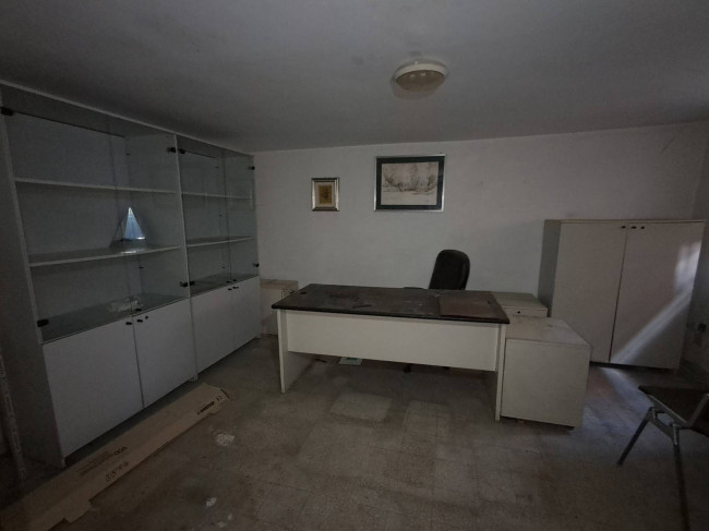 Magazzino-Deposito in vendita a Roma