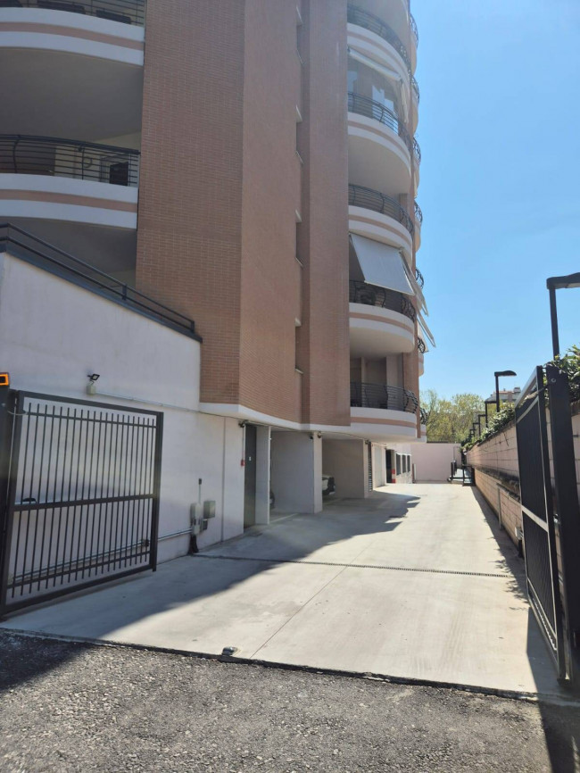 Box o garage in affitto a Roma