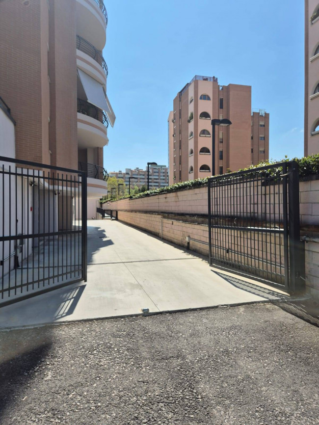Box o garage in affitto a Roma