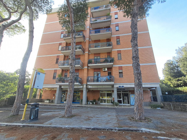 Locale commerciale in affitto a Roma