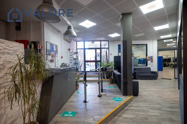Locale commerciale in vendita a Roma