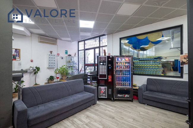 Locale commerciale in vendita a Roma