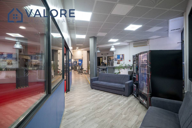 Locale commerciale in vendita a Roma