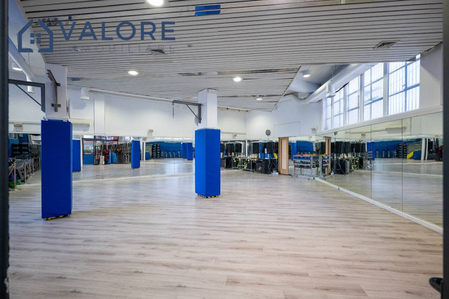 Locale commerciale in vendita a Roma