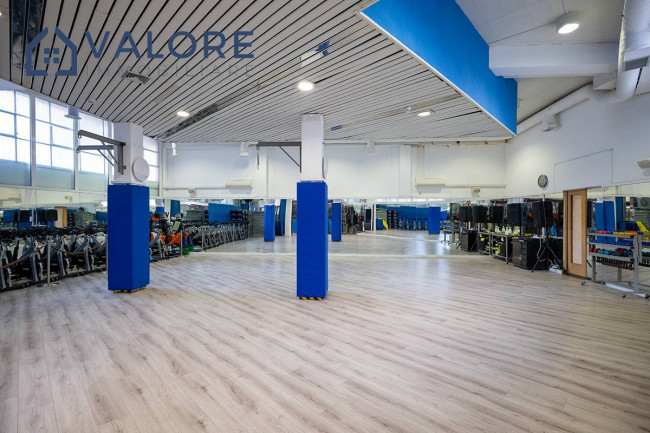 Locale commerciale in vendita a Roma