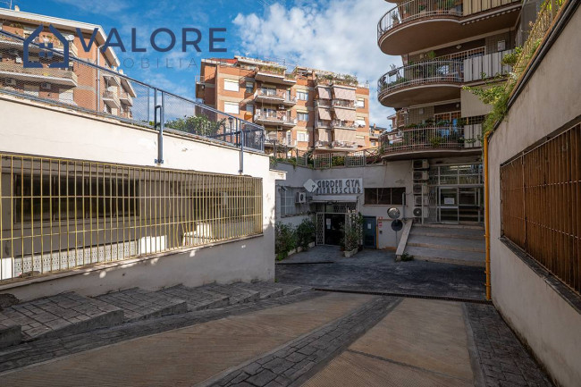 Locale commerciale in vendita a Roma