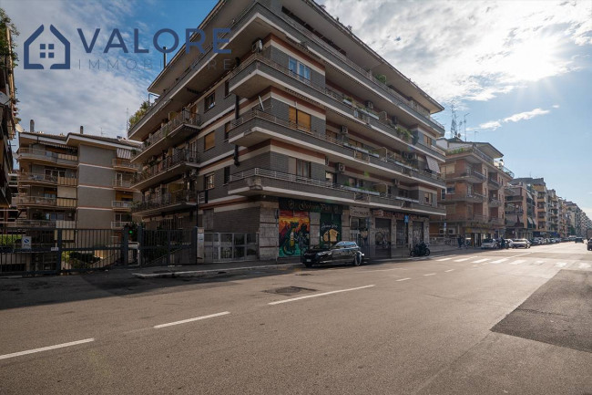 Locale commerciale in vendita a Roma