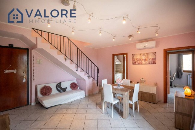 Appartamento su due livelli in vendita a Roma