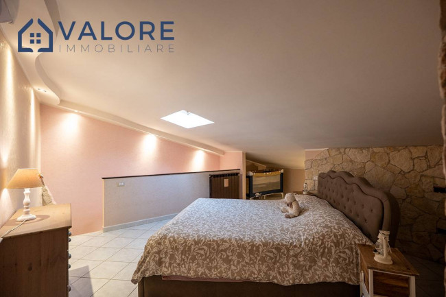 Appartamento su due livelli in vendita a Roma