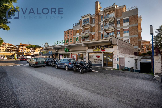 Locale commerciale in vendita a Roma