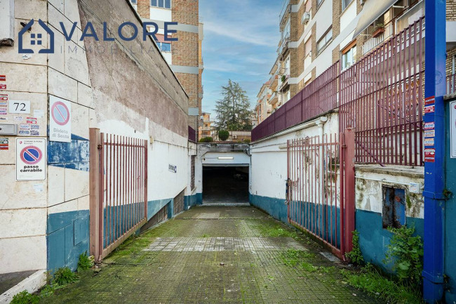 Locale commerciale in vendita a Roma