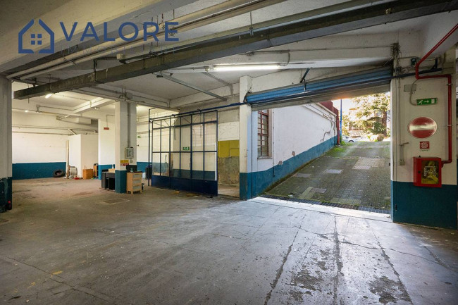 Locale commerciale in vendita a Roma