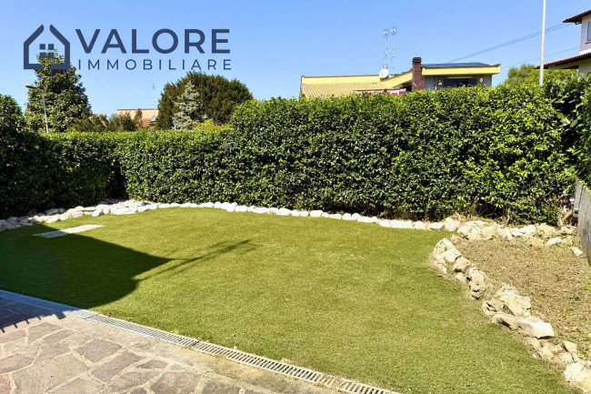 Villino a schiera in vendita a Guidonia Montecelio