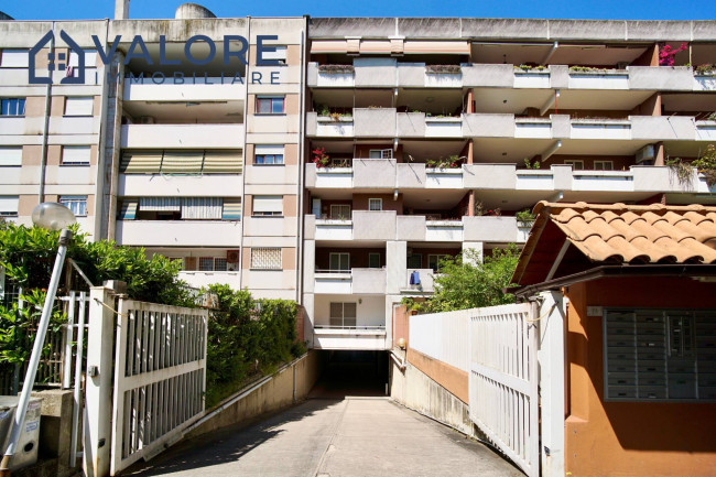 Appartamento su due livelli in vendita a Roma