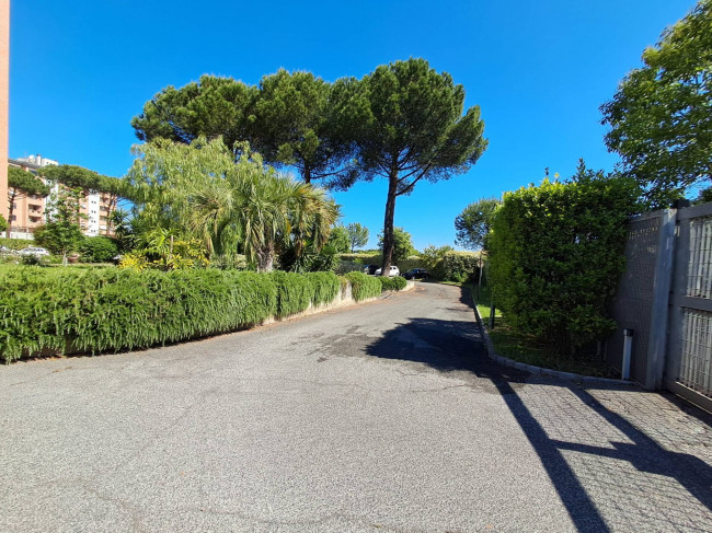 Box o garage in affitto a Roma
