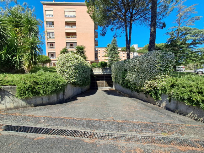 Box o garage in affitto a Roma