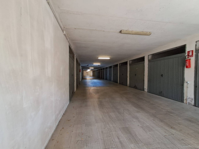 Box o garage in affitto a Roma