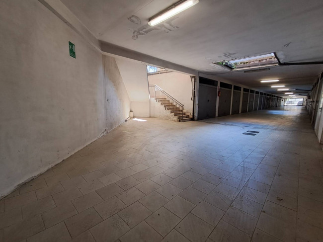 Box o garage in affitto a Roma