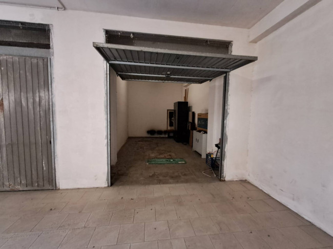 Box o garage in affitto a Roma