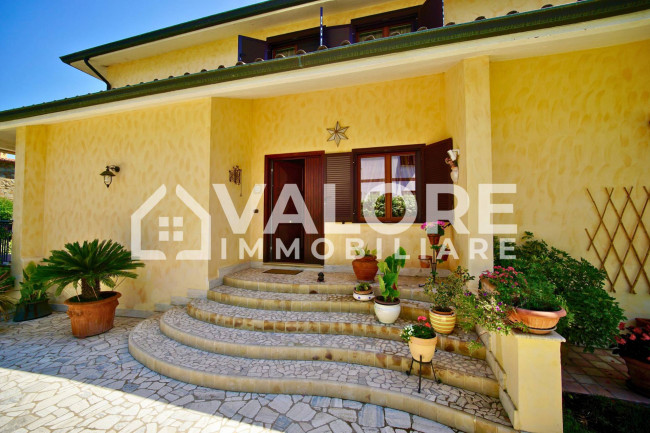 Villa in vendita a Mentana