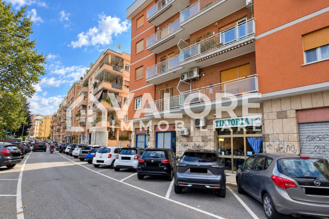 Attività commerciale in vendita a Roma