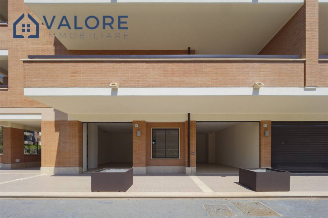 Locale commerciale in affitto a Roma