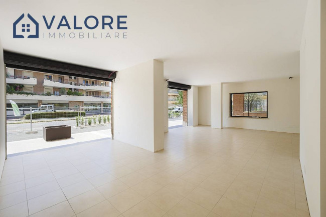 Locale commerciale in affitto a Roma