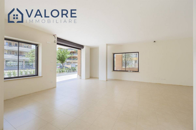 Locale commerciale in affitto a Roma