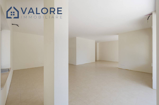 Locale commerciale in affitto a Roma