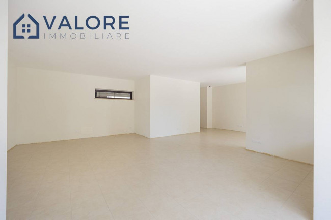 Locale commerciale in affitto a Roma