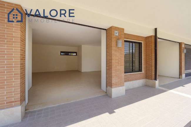 Locale commerciale in affitto a Roma