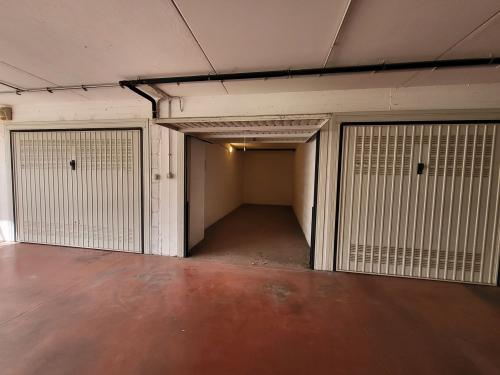 Box o garage in vendita a Roma