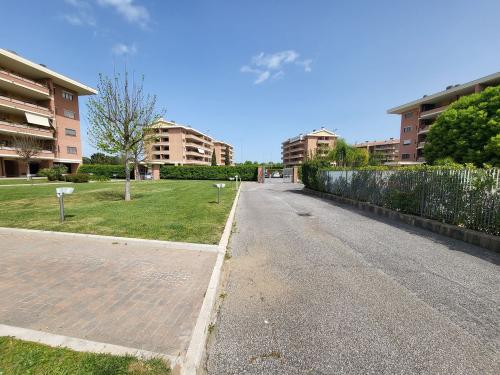 Box o garage in vendita a Roma