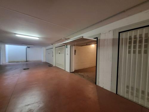 Box o garage in vendita a Roma