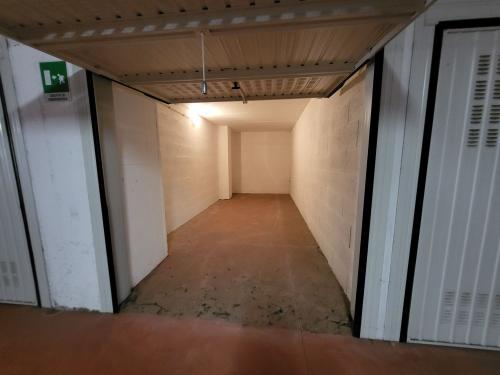 Box o garage in vendita a Roma