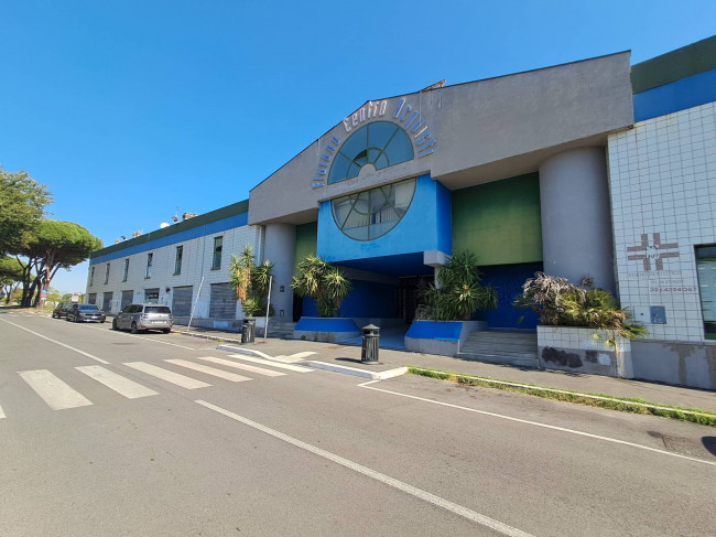 Locale commerciale in affitto a Roma