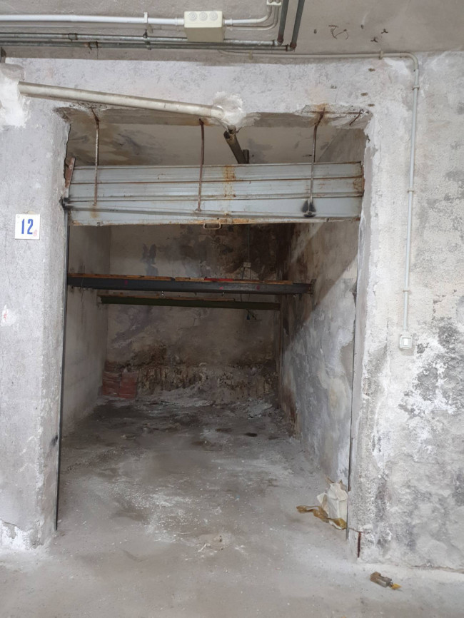 Box o garage in vendita a Catania