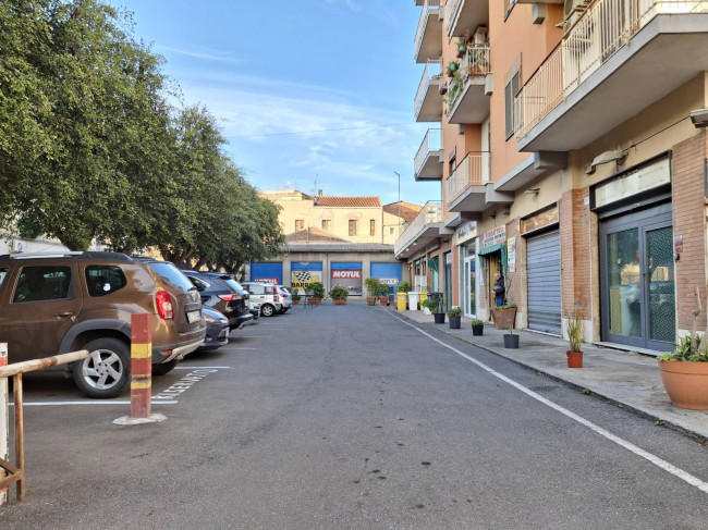 Locale commerciale in affitto a Catania