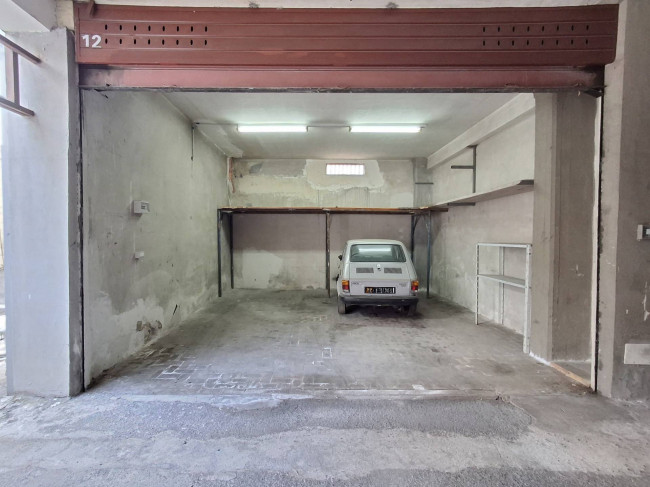Box o garage in vendita a Catania