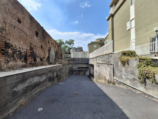 Box o garage in vendita a Catania