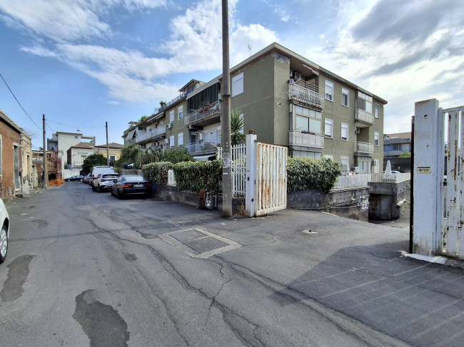 Box o garage in vendita a Catania
