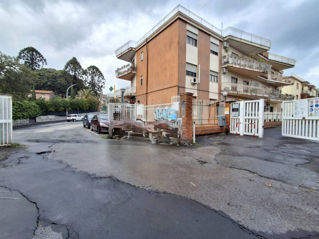 Box o garage in vendita a Sant'Agata li Battiati