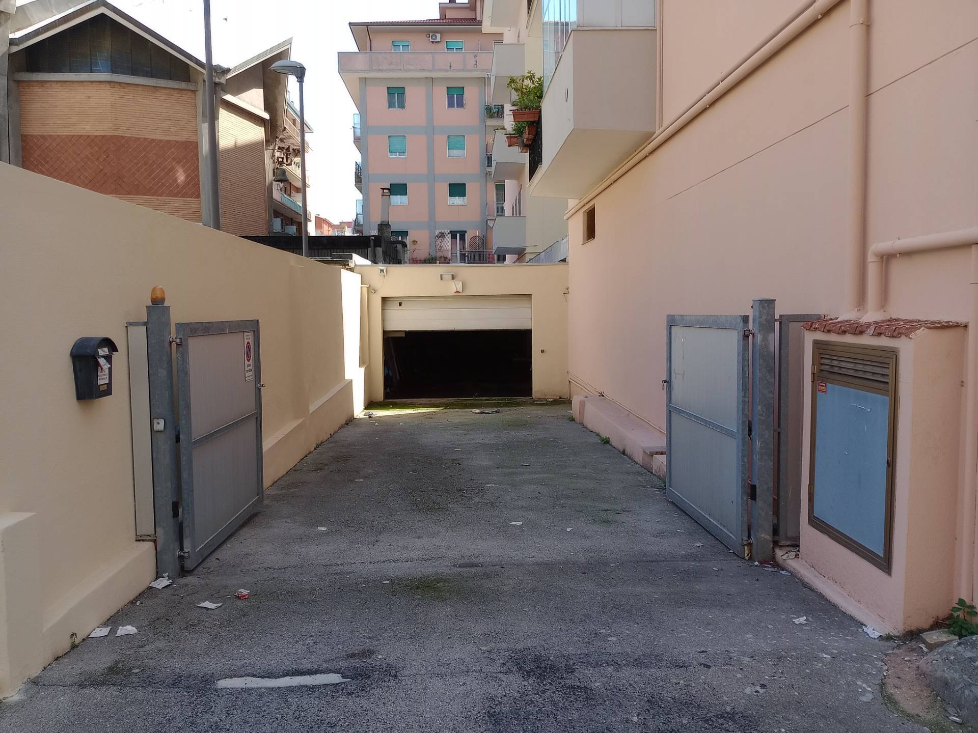 Magazzino in vendita a Pescara