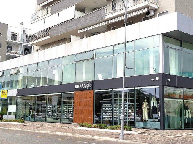 Locale commerciale in vendita a Montesilvano