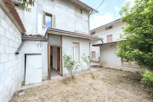 Casa semindipendente in vendita a Lama dei Peligni