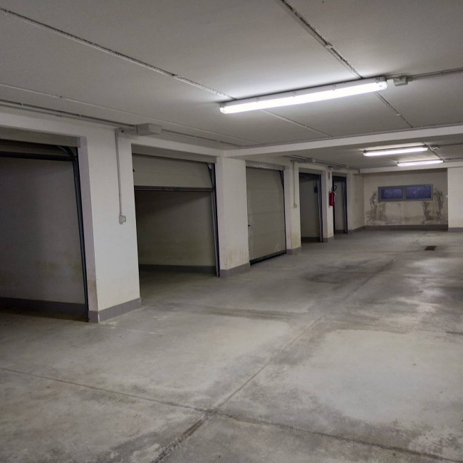Box o garage in vendita a Montesilvano
