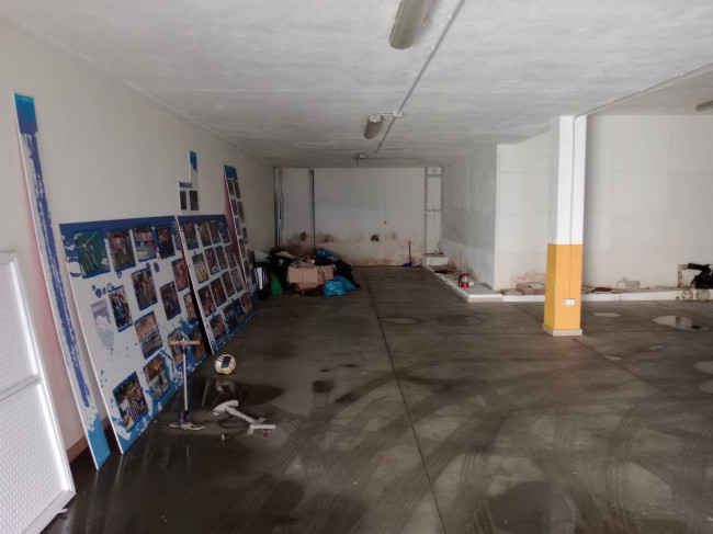 Magazzino in vendita a Pescara